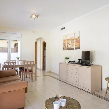 Casa L'escala, 3 Dormitorios, 6 Personas - Es-325-22 Holiday home *