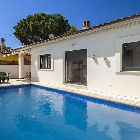 Holiday home Casa L'escala, 3 Dormitorios, 6 Personas - Es-325-22 Torroella De Montgri