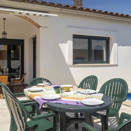 Casa L'escala, 3 Dormitorios, 6 Personas - Es-325-22 Torroella De Montgri