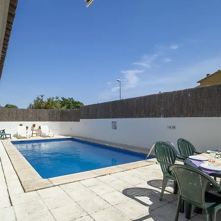 Casa L'escala, 3 Dormitorios, 6 Personas - Es-325-22 Holiday home