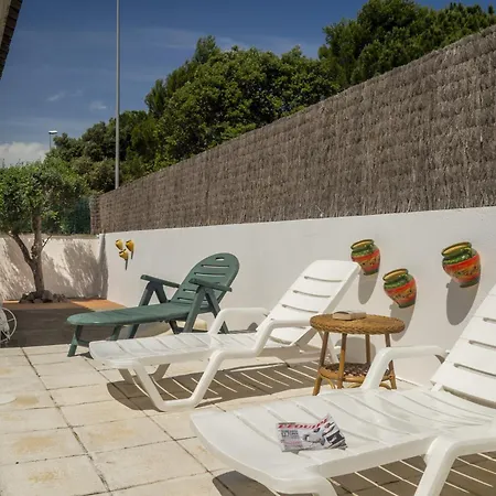 Holiday home Casa L'escala, 3 Dormitorios, 6 Personas - Es-325-22