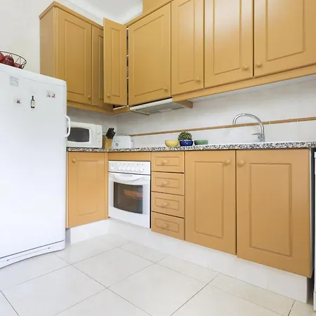 Holiday home Casa L'escala, 3 Dormitorios, 6 Personas - Es-325-22